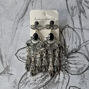 1920's Inspired Elegant Black and Silver Dangle Earrings